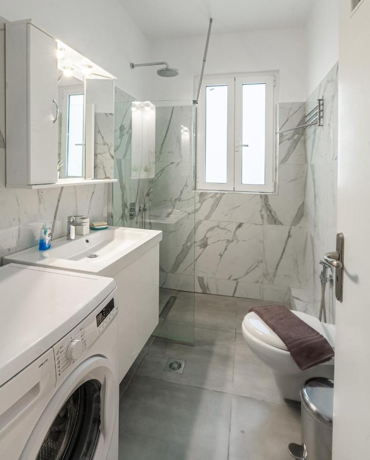 Psiri Gem From In Vivo Apartments- Spacious 1St Floor Apartment With Balcony In Athens' Historic Center Esterno foto