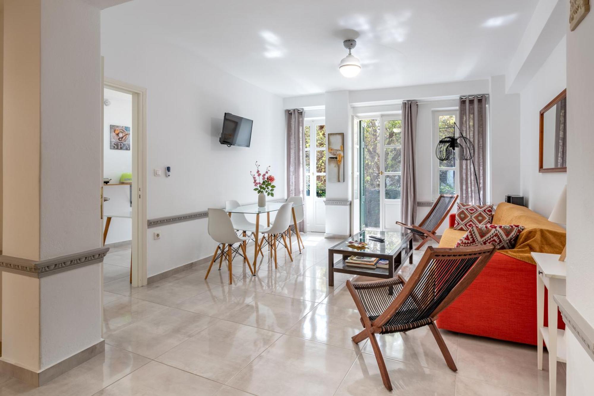 Psiri Gem From In Vivo Apartments- Spacious 1St Floor Apartment With Balcony In Athens' Historic Center Esterno foto