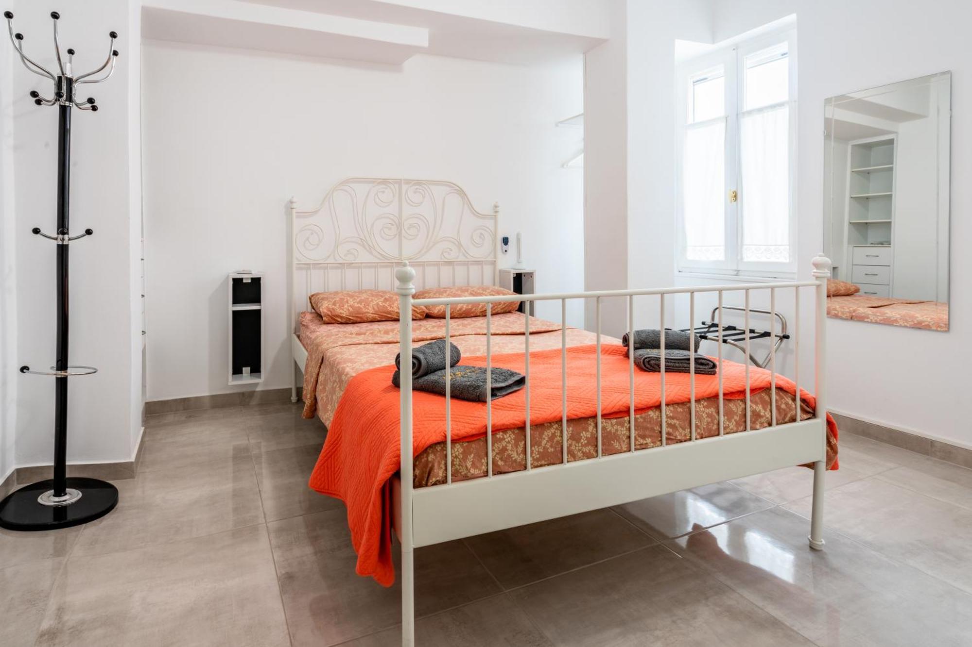 Psiri Gem From In Vivo Apartments- Spacious 1St Floor Apartment With Balcony In Athens' Historic Center Esterno foto